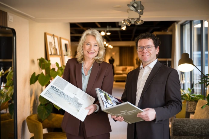 Advies over nieuw behang door de vakspecialisten van Thiele van Rooijen